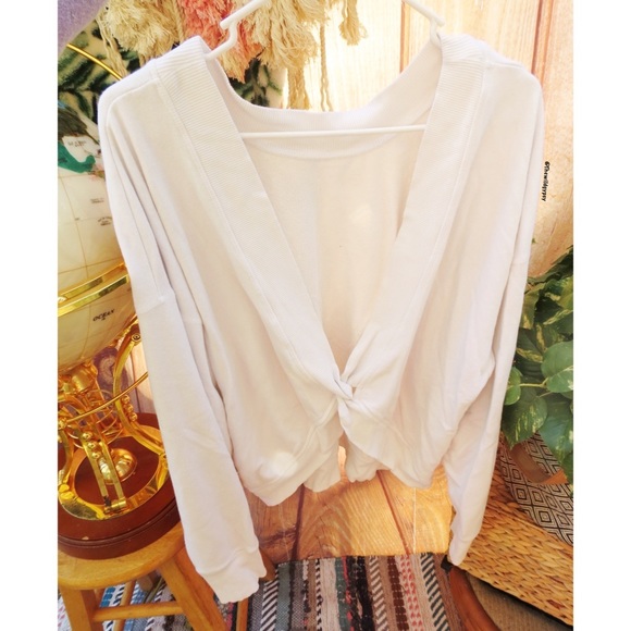 aerie Sweaters - Aerie beachy twist back oversized sweater 🌊